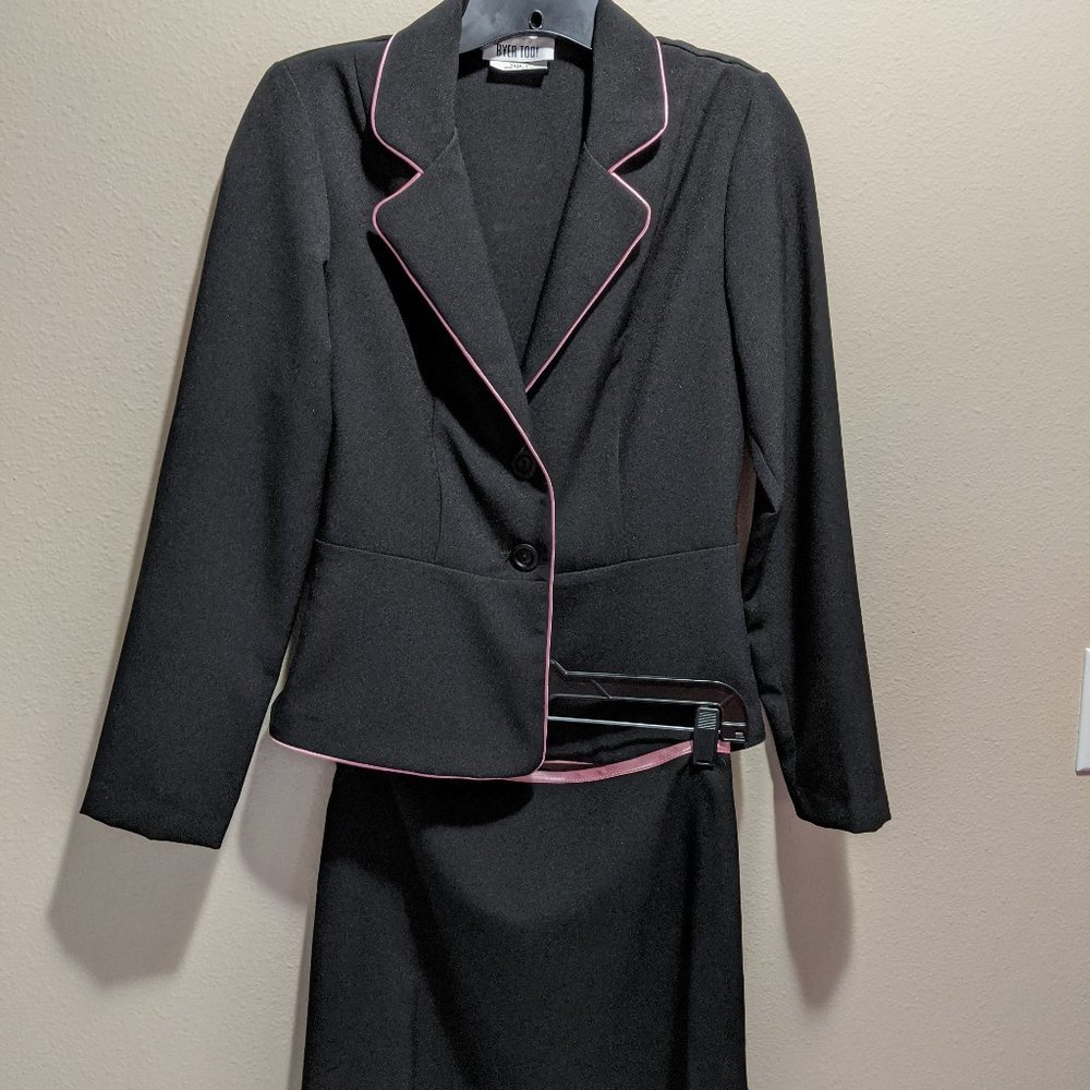Black w/Pink Accent Suit Jacket/Skirt Set